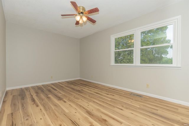 6888 Oak Grove Road, Newburgh, IN 47630