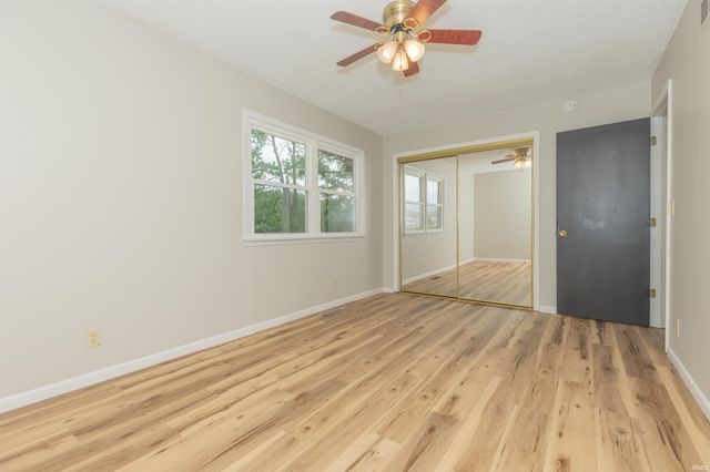 6888 Oak Grove Road, Newburgh, IN 47630