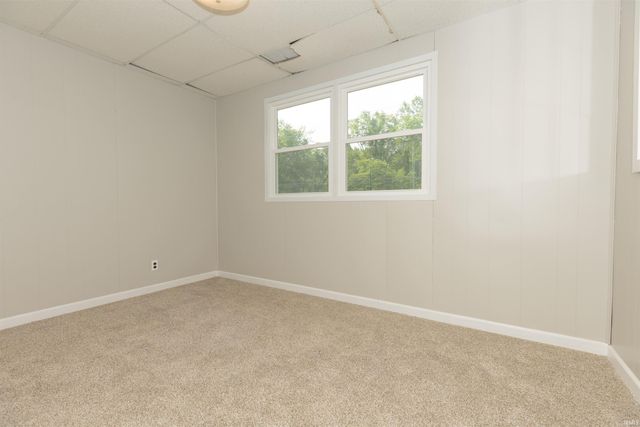 6888 Oak Grove Road, Newburgh, IN 47630