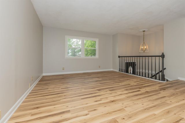 6888 Oak Grove Road, Newburgh, IN 47630