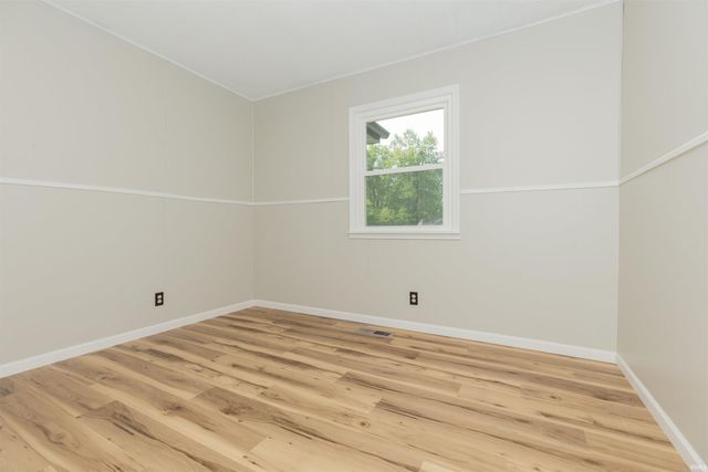 6888 Oak Grove Road, Newburgh, IN 47630