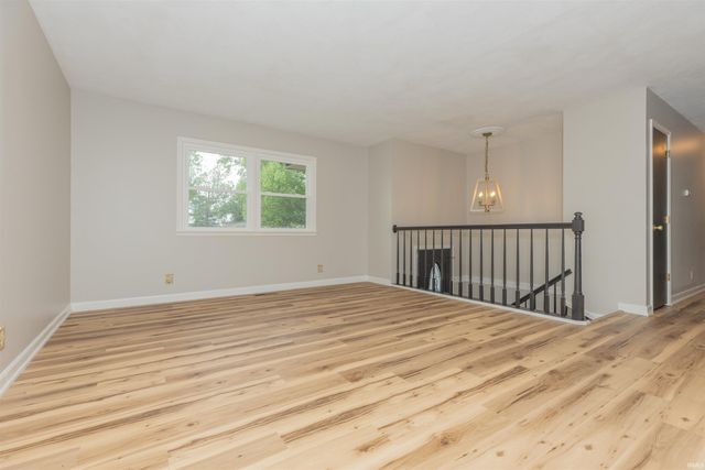 6888 Oak Grove Road, Newburgh, IN 47630