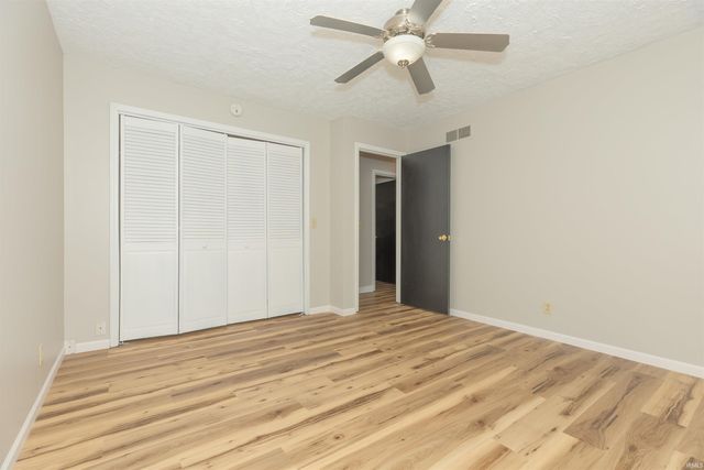 6888 Oak Grove Road, Newburgh, IN 47630