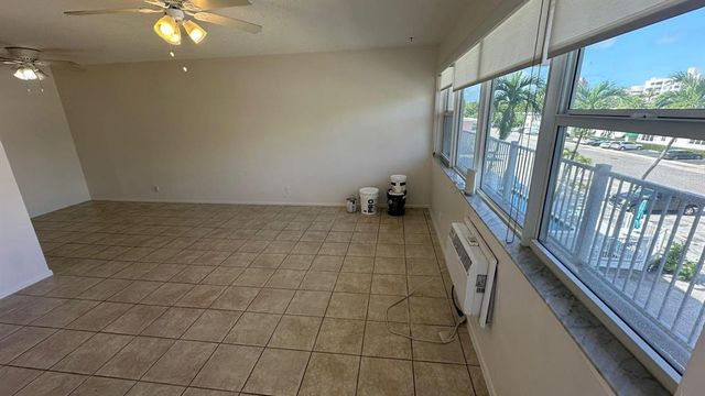 625 ANTIOCH Avenue 302, Fort Lauderdale, FL 33304