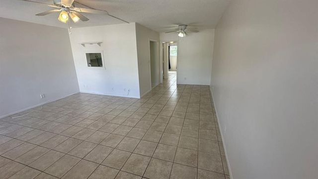 625 ANTIOCH Avenue 302, Fort Lauderdale, FL 33304