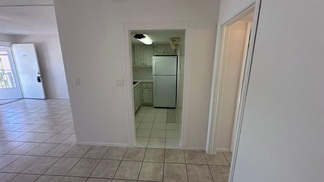 625 ANTIOCH Avenue 302, Fort Lauderdale, FL 33304