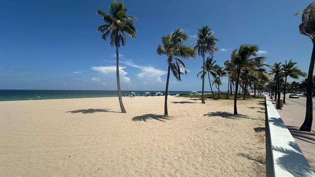 625 ANTIOCH Avenue 302, Fort Lauderdale, FL 33304