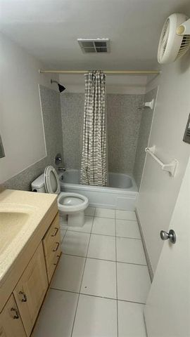 625 ANTIOCH Avenue 302, Fort Lauderdale, FL 33304