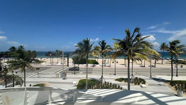 625 ANTIOCH Avenue 302, Fort Lauderdale, FL 33304