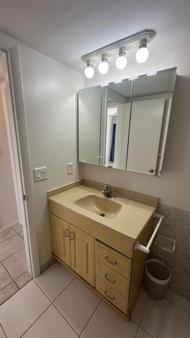 625 ANTIOCH Avenue 302, Fort Lauderdale, FL 33304