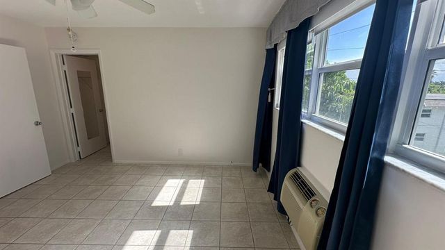 625 ANTIOCH Avenue 302, Fort Lauderdale, FL 33304