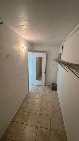 625 ANTIOCH Avenue 302, Fort Lauderdale, FL 33304
