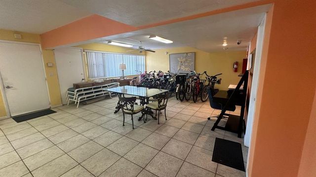 625 ANTIOCH Avenue 302, Fort Lauderdale, FL 33304