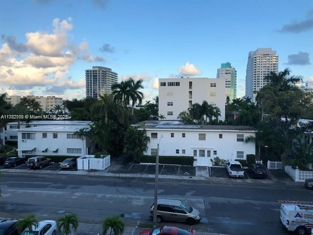 625 ANTIOCH Avenue 302, Fort Lauderdale, FL 33304
