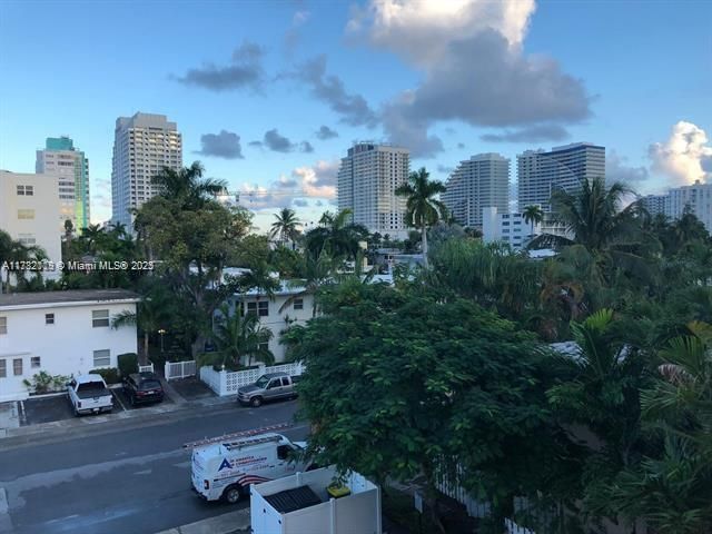 625 ANTIOCH Avenue 302, Fort Lauderdale, FL 33304