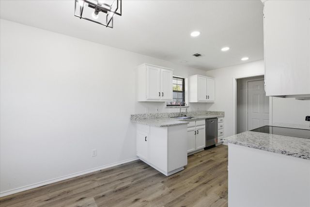 220 Brook Circle, Krum, TX 76249