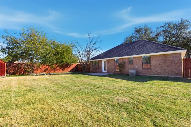 220 Brook Circle, Krum, TX 76249