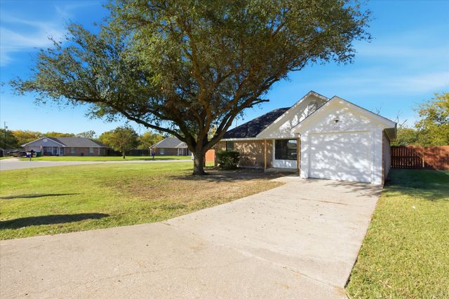 220 Brook Circle, Krum, TX 76249