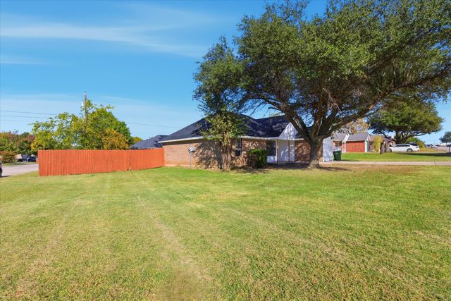 220 Brook Circle, Krum, TX 76249