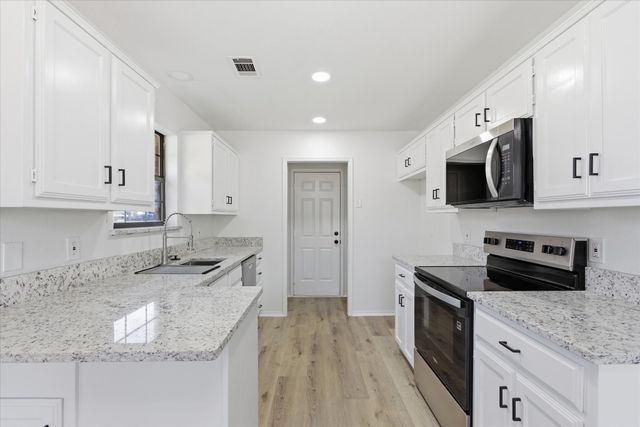 220 Brook Circle, Krum, TX 76249