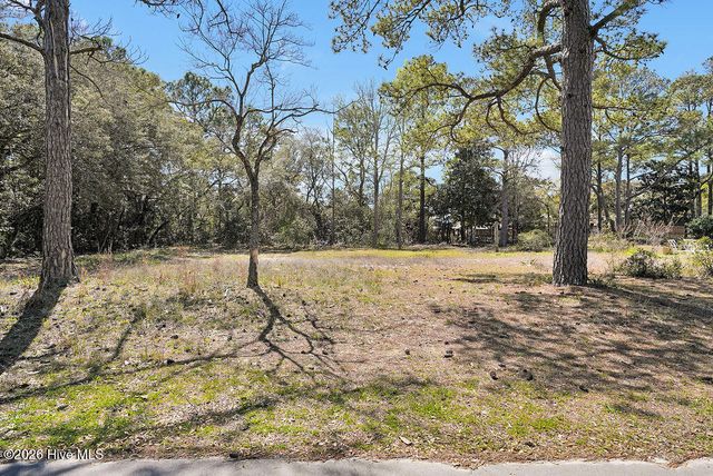 809 Monroe Avenue, Carolina Beach, NC 28428