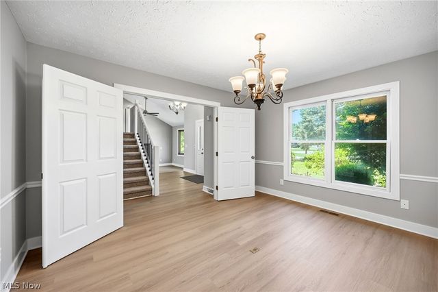 14367 Crown Point Pky, Strongsville, OH 44136