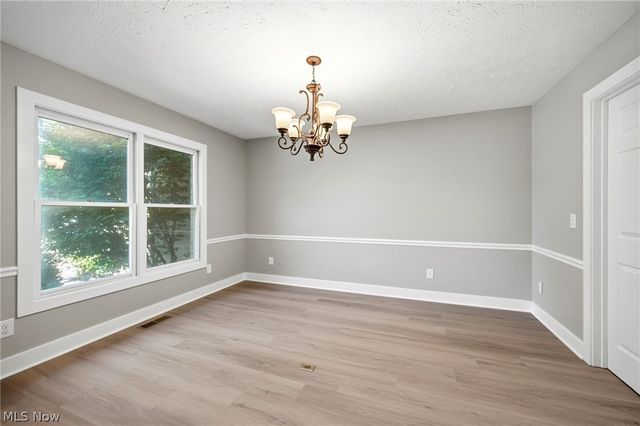 14367 Crown Point Pky, Strongsville, OH 44136