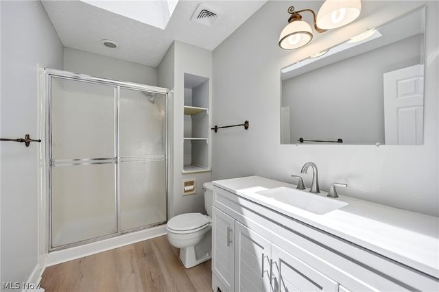 14367 Crown Point Pky, Strongsville, OH 44136