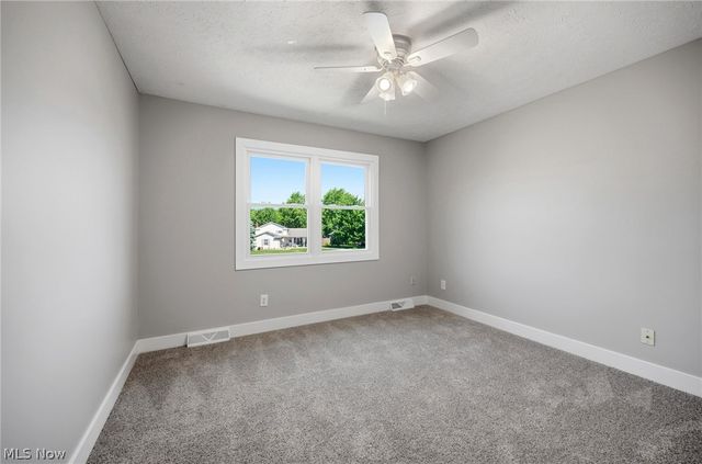 14367 Crown Point Pky, Strongsville, OH 44136