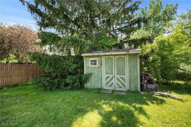 14367 Crown Point Pky, Strongsville, OH 44136