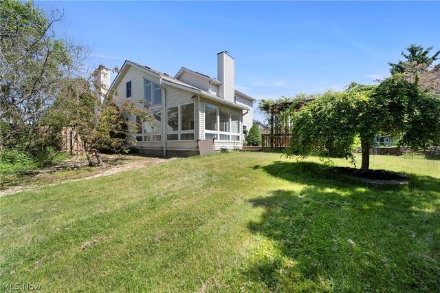 14367 Crown Point Pky, Strongsville, OH 44136