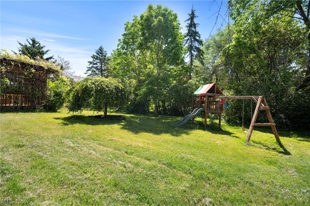 14367 Crown Point Pky, Strongsville, OH 44136