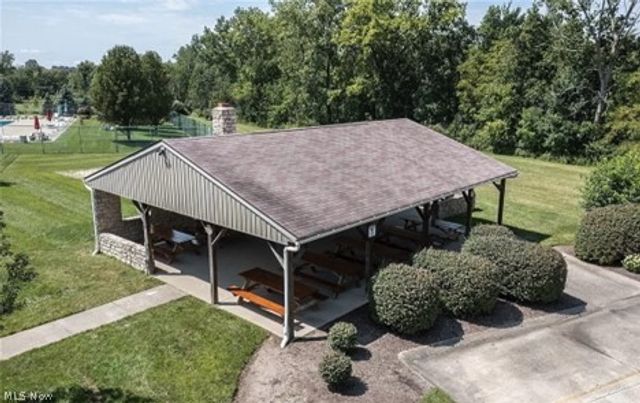 14367 Crown Point Pky, Strongsville, OH 44136