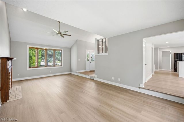 14367 Crown Point Pky, Strongsville, OH 44136