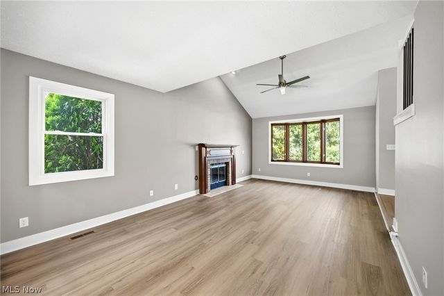 14367 Crown Point Pky, Strongsville, OH 44136