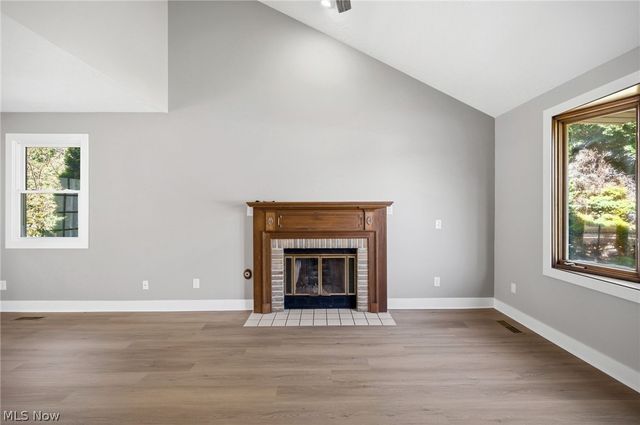 14367 Crown Point Pky, Strongsville, OH 44136