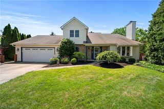 14367 Crown Point Pky, Strongsville, OH 44136