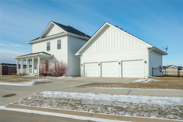 202 SW Prairie Trail Parkway, Ankeny, IA 50023