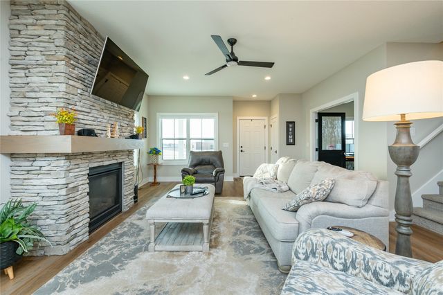 202 SW Prairie Trail Parkway, Ankeny, IA 50023