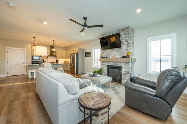 202 SW Prairie Trail Parkway, Ankeny, IA 50023