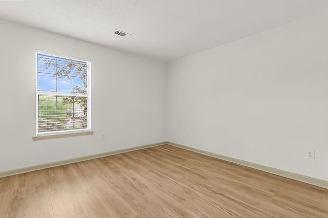 188 Midland Parkway Apt 423, Summerville, SC 29485