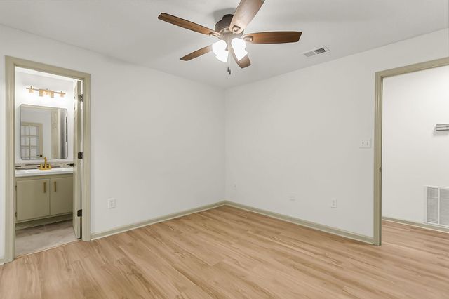 188 Midland Parkway Apt 423, Summerville, SC 29485