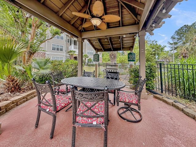 188 Midland Parkway Apt 423, Summerville, SC 29485
