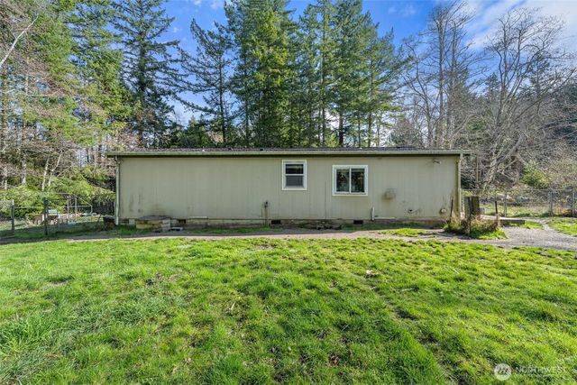 10030 NW Pioneer Road, Seabeck, WA 98380