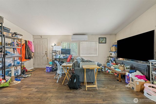 10030 NW Pioneer Road, Seabeck, WA 98380