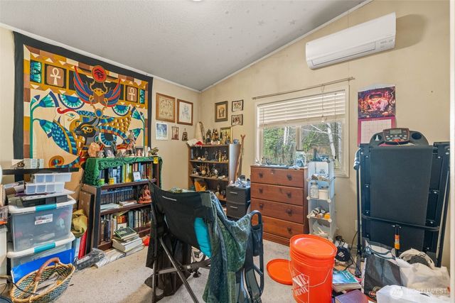 10030 NW Pioneer Road, Seabeck, WA 98380