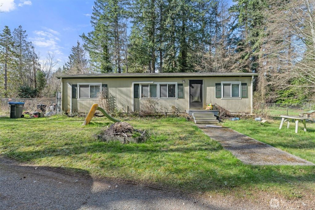 10030 NW Pioneer Road, Seabeck, WA 98380