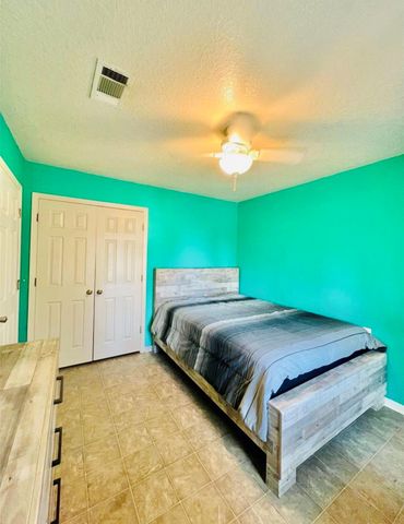 708 E 6th Street, Sweeny, TX 77480