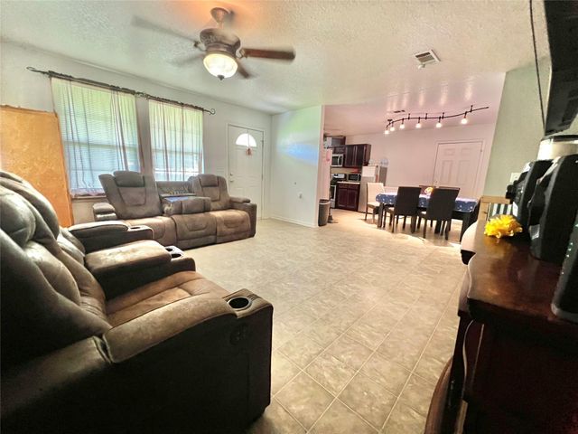 708 E 6th Street, Sweeny, TX 77480