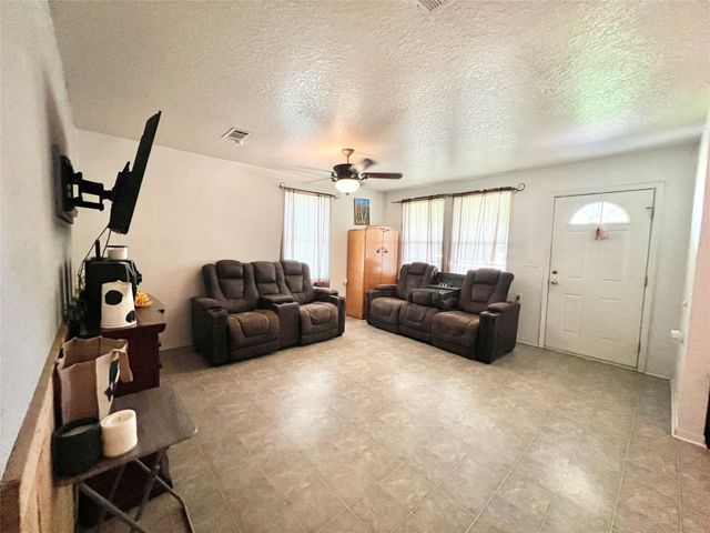 708 E 6th Street, Sweeny, TX 77480